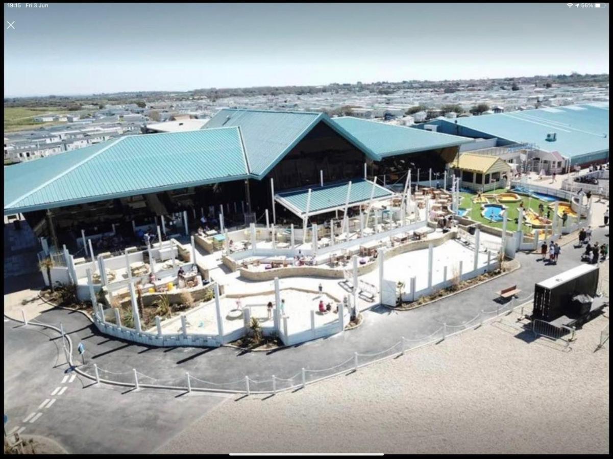 The Sherbourne Villa Selsey Buitenkant foto