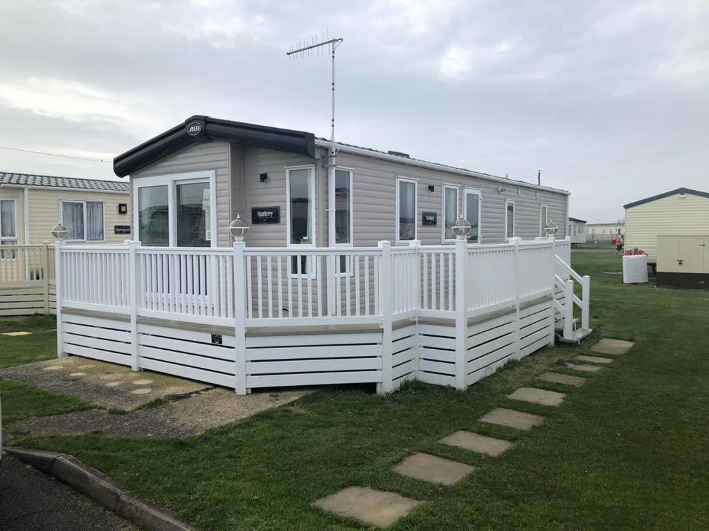 The Sherbourne Villa Selsey Buitenkant foto